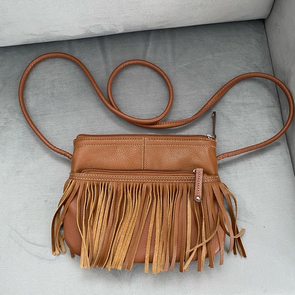 EUC Tignanello leather fringe, multi compartment, Crossbody 10” x 8” no callouts - Picture 1 of 13